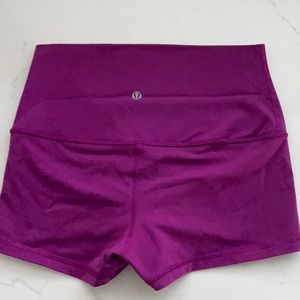 Lululemon Magenta Yoga Short, size 6
